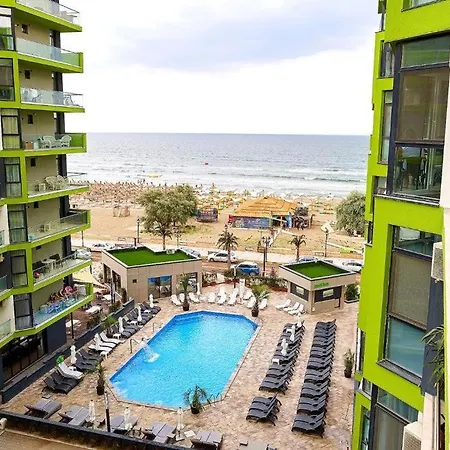 Hampton By Alz 3*