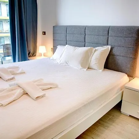 Hampton By Alz Aparthotel 3*